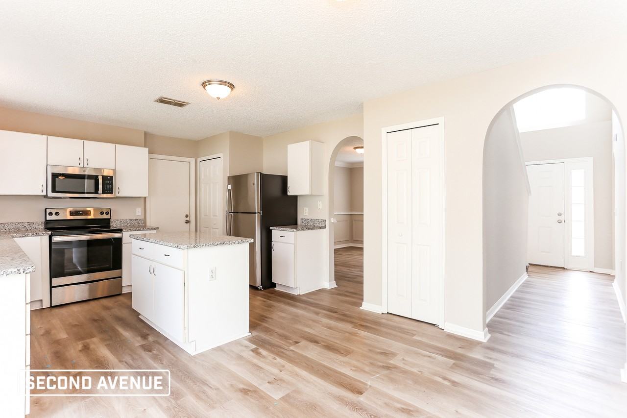 2255 Nettlebrook St S - Photo 5 of 22