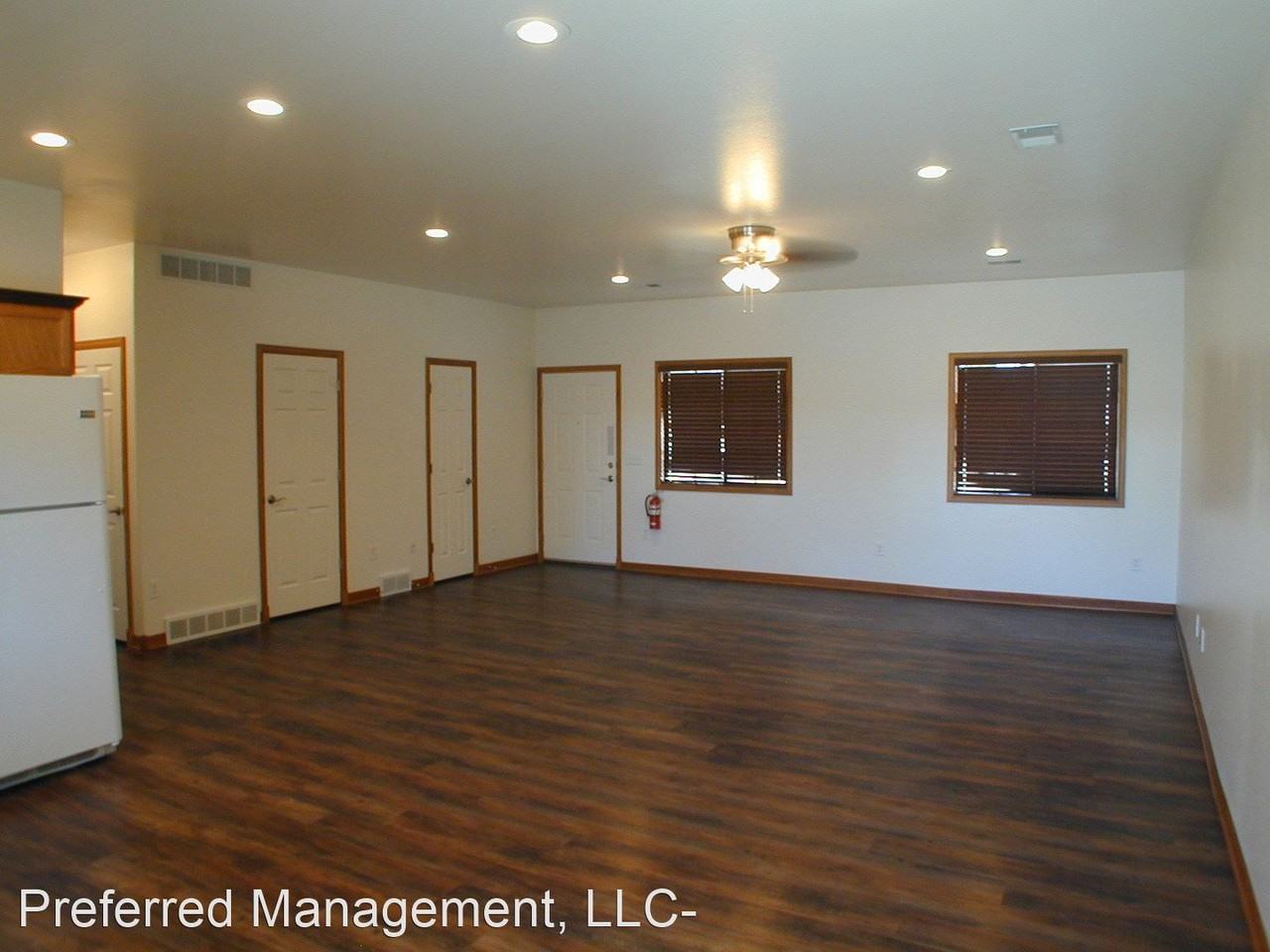 1306 Diamond Ave - Photo 2 of 16