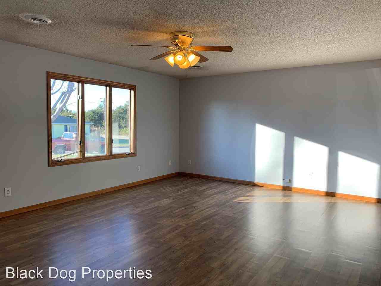 507 N Park - Photo 2 of 14