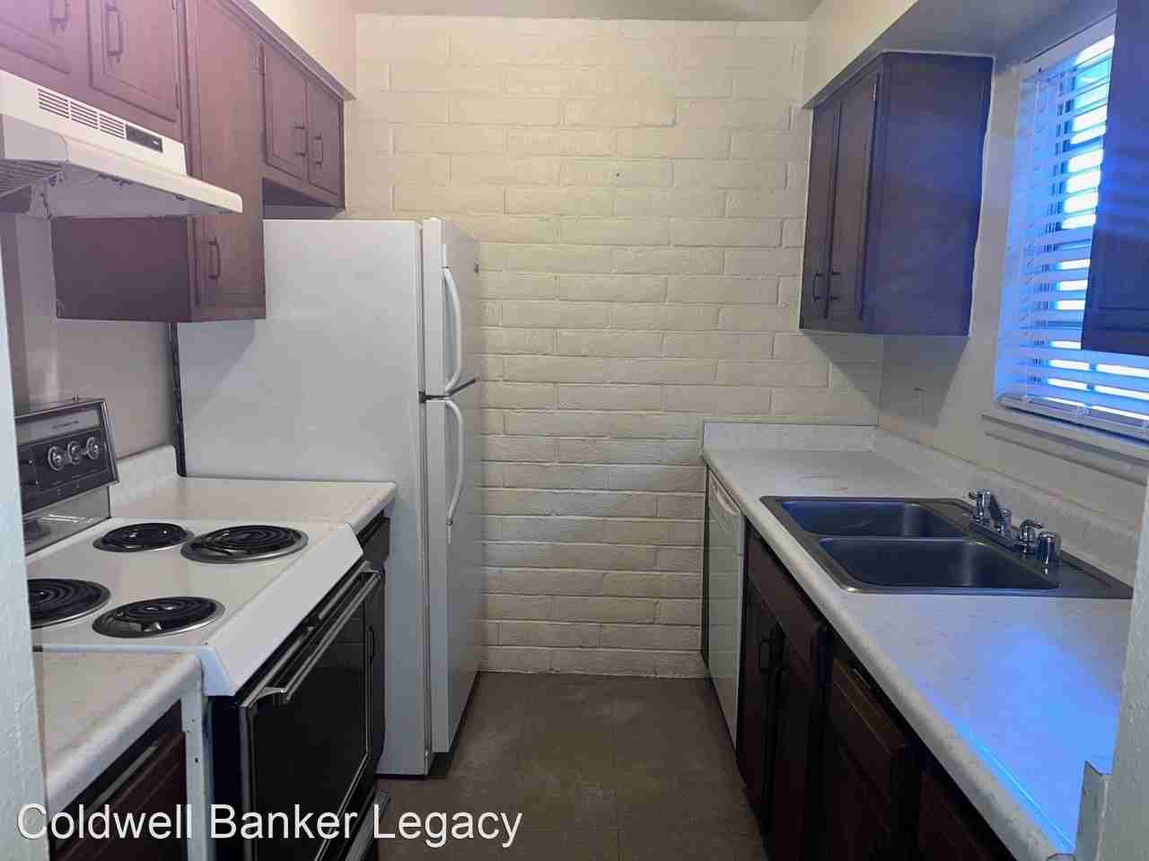 5900 Marble Ave NE - Photo 3 of 8