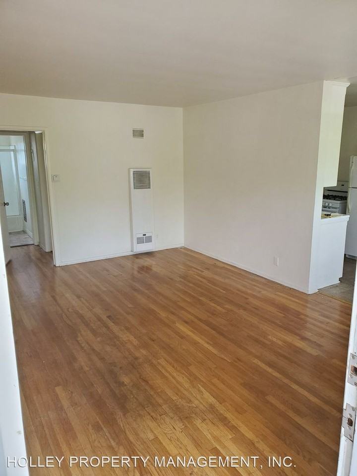 2337-51 PENMAR AVE - Photo 2 of 7