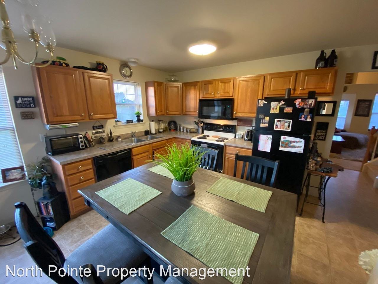 1839 Shady Oak Dr - Photo 2 of 19