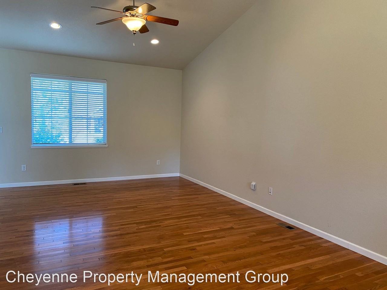 1243 Wendy Ln - Photo 3 of 10
