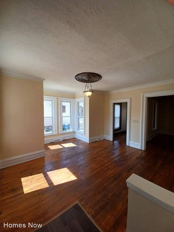 119 N Longwood St - Photo 2 of 10