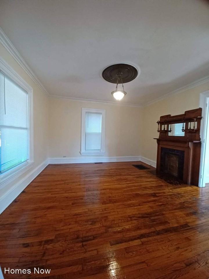 119 N Longwood St - Photo 3 of 10