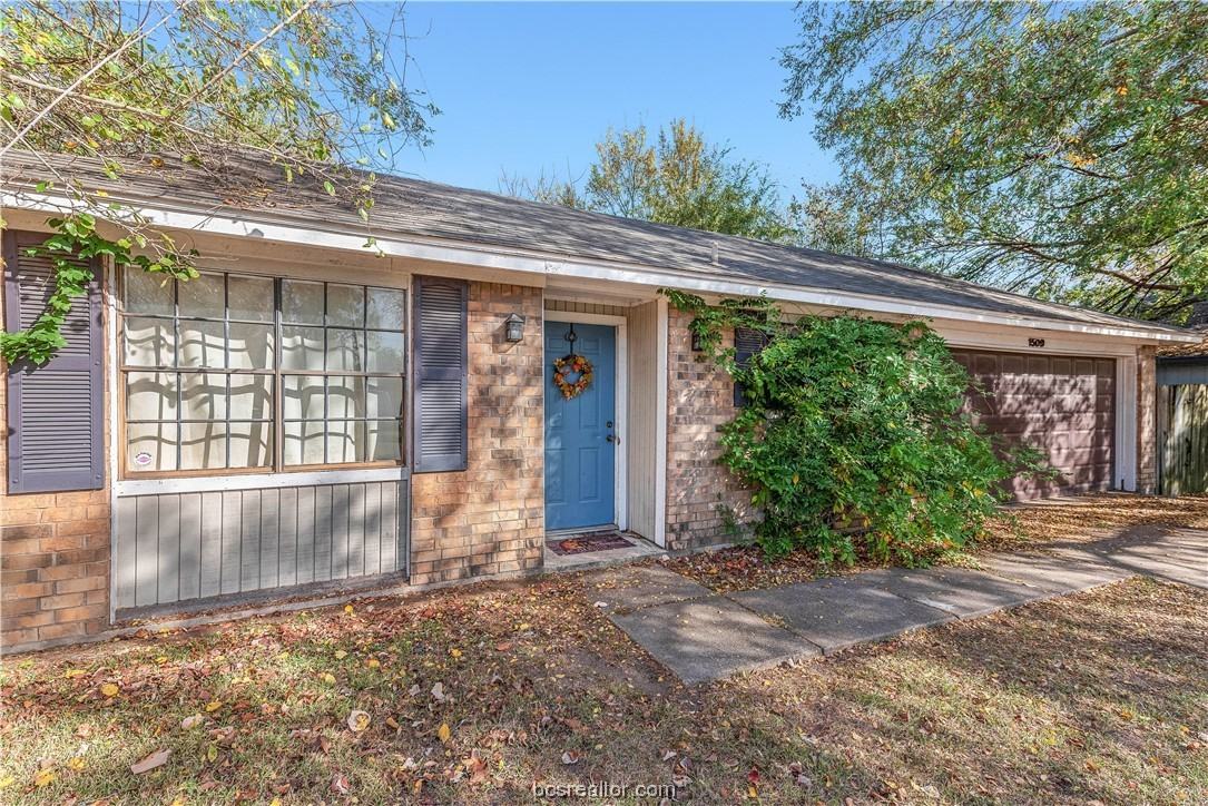 1509 Arctic Cir - Photo 3 of 14