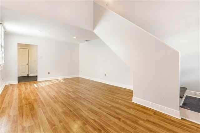 606 Jena St - Photo 3 of 11