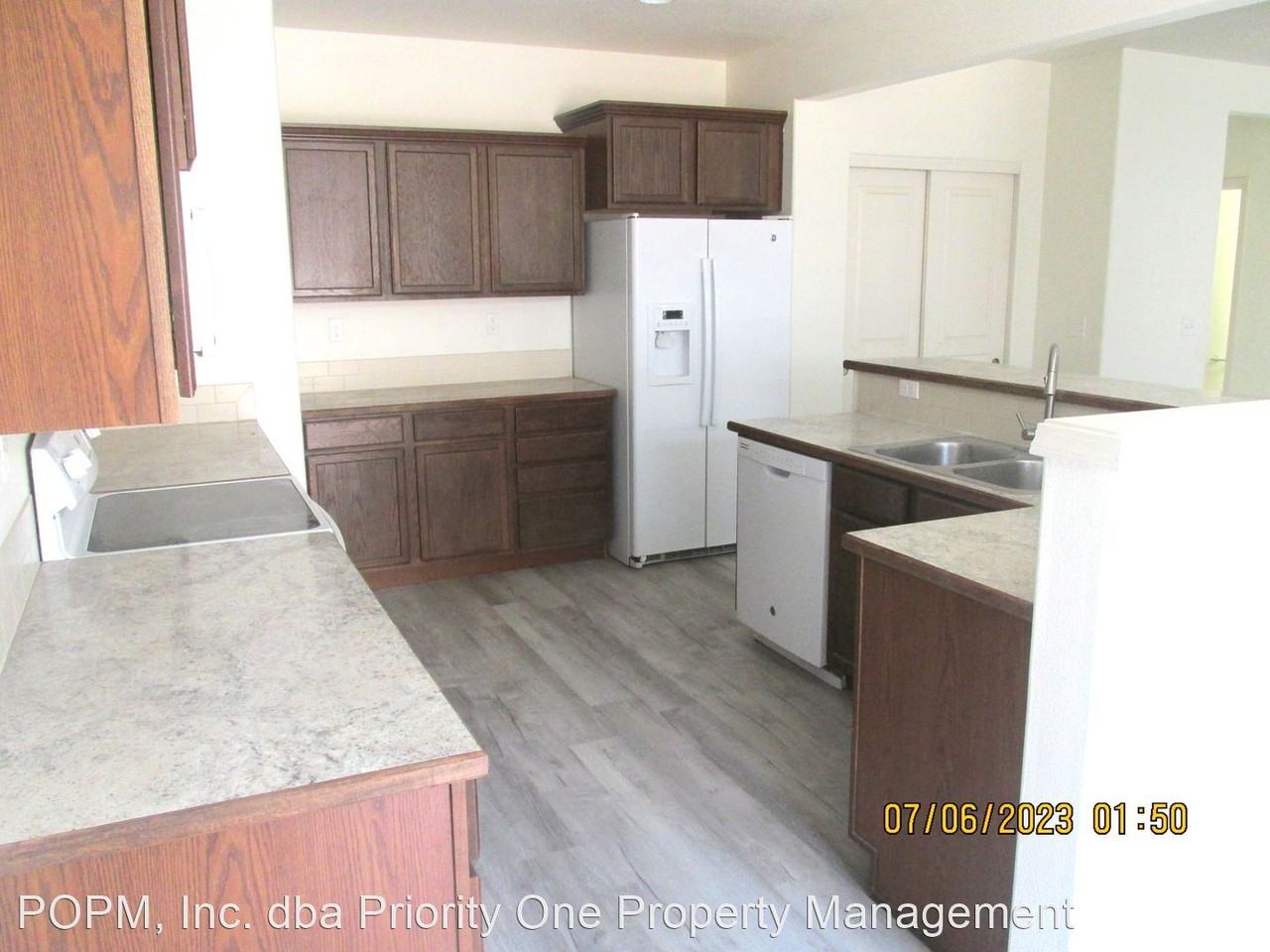 15542 Jefferson Ave - Photo 3 of 17