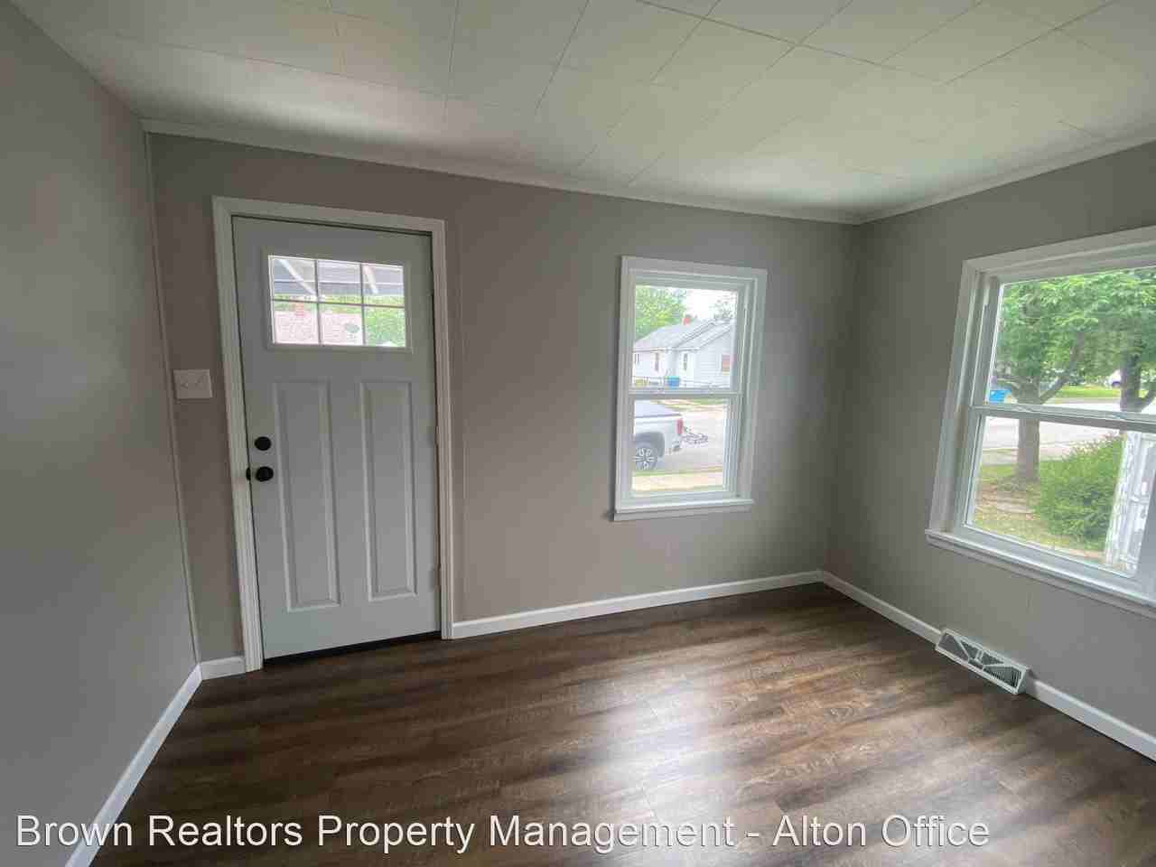 963 E Penning Ave - Photo 3 of 11