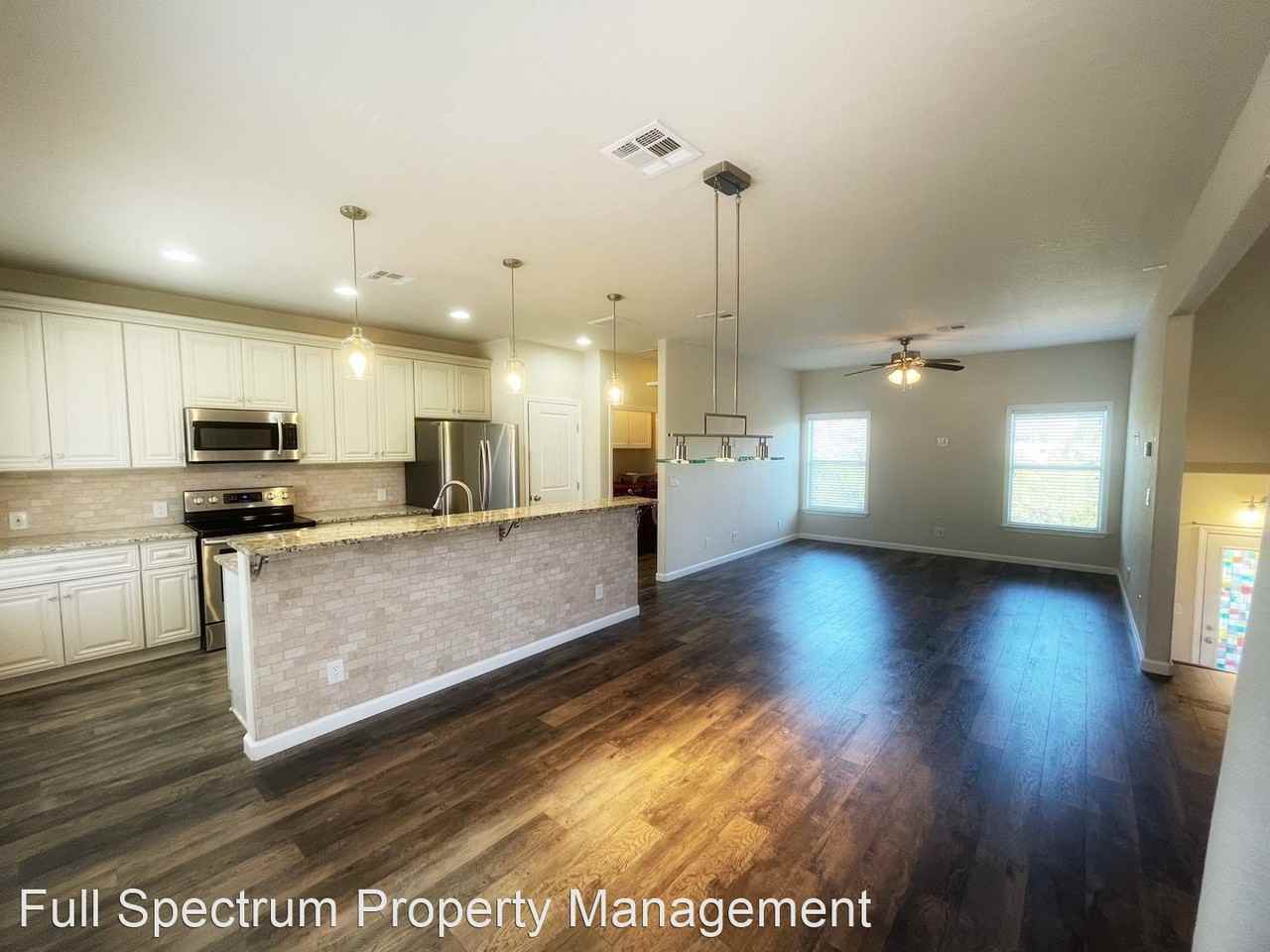 1889 Windmere - Photo 2 of 12