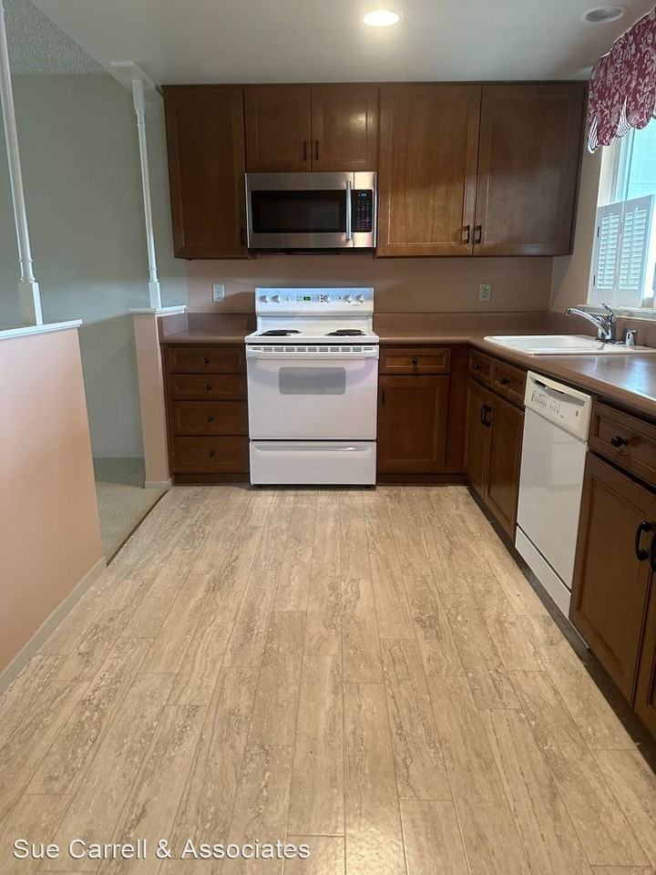 327 Pythian Rd - Photo 3 of 11