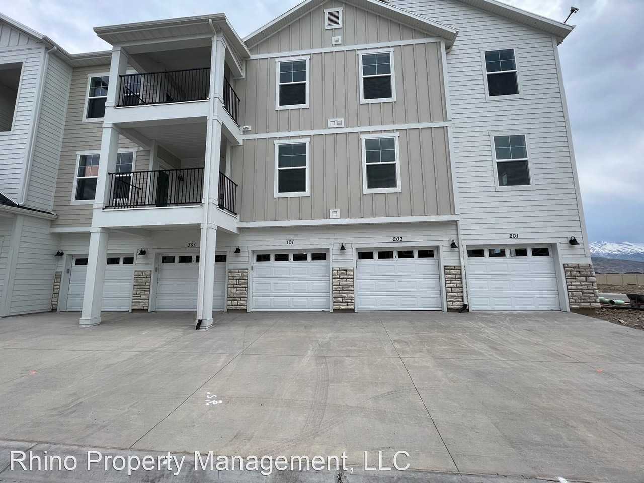 936 W Big Ben Ln - Photo 3 of 24