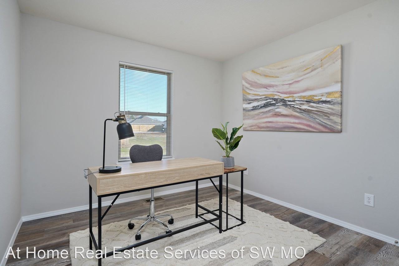 517 Evergreen Ave - Photo 2 of 20