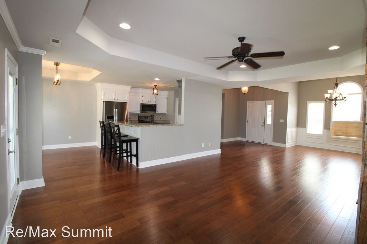 1820 Moorhill Estate Dr - Photo 3 of 38