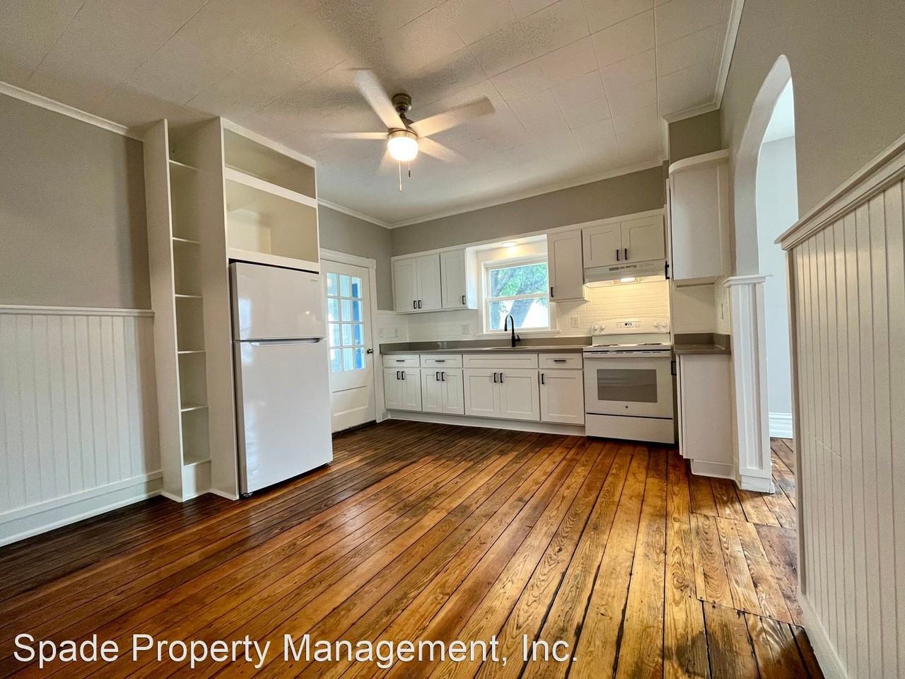 228 W Brush St - Photo 3 of 9
