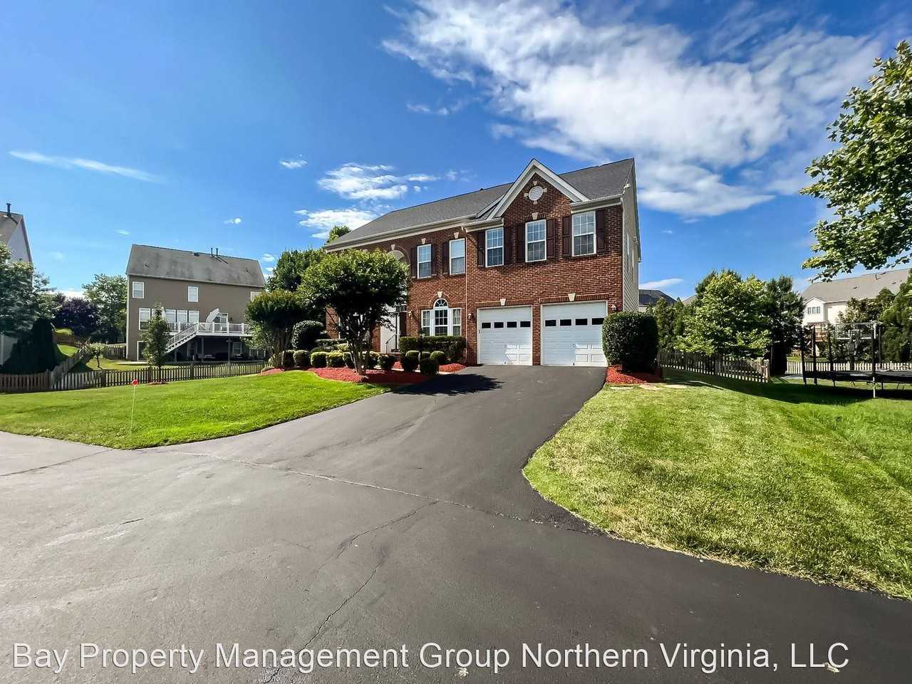 22197 Windy Pine Ct - Photo 3 of 50