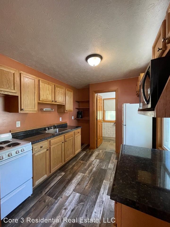 201 S. Western Avenue - Photo 2 of 9