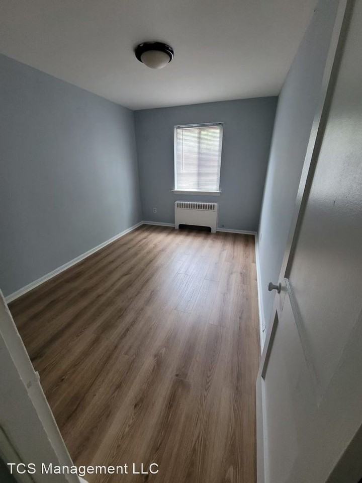 716 E Chester Pike - Photo 3 of 7