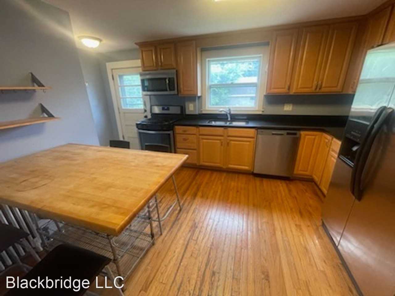 1628 Laurel Ave - Photo 2 of 12