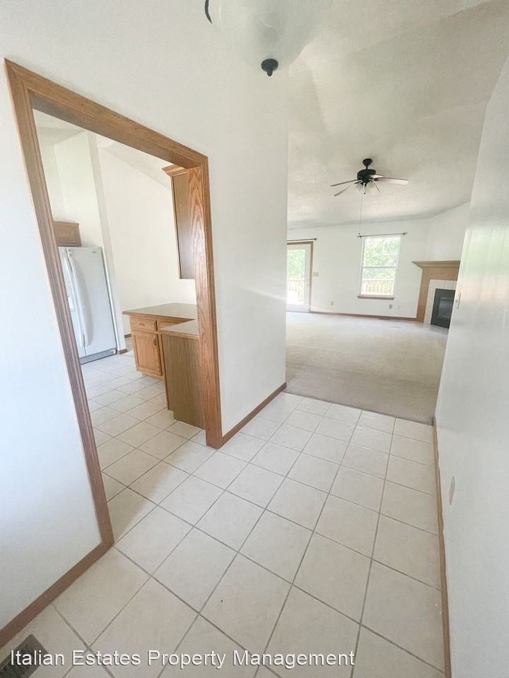 3032 Geneva Dr - Photo 2 of 27