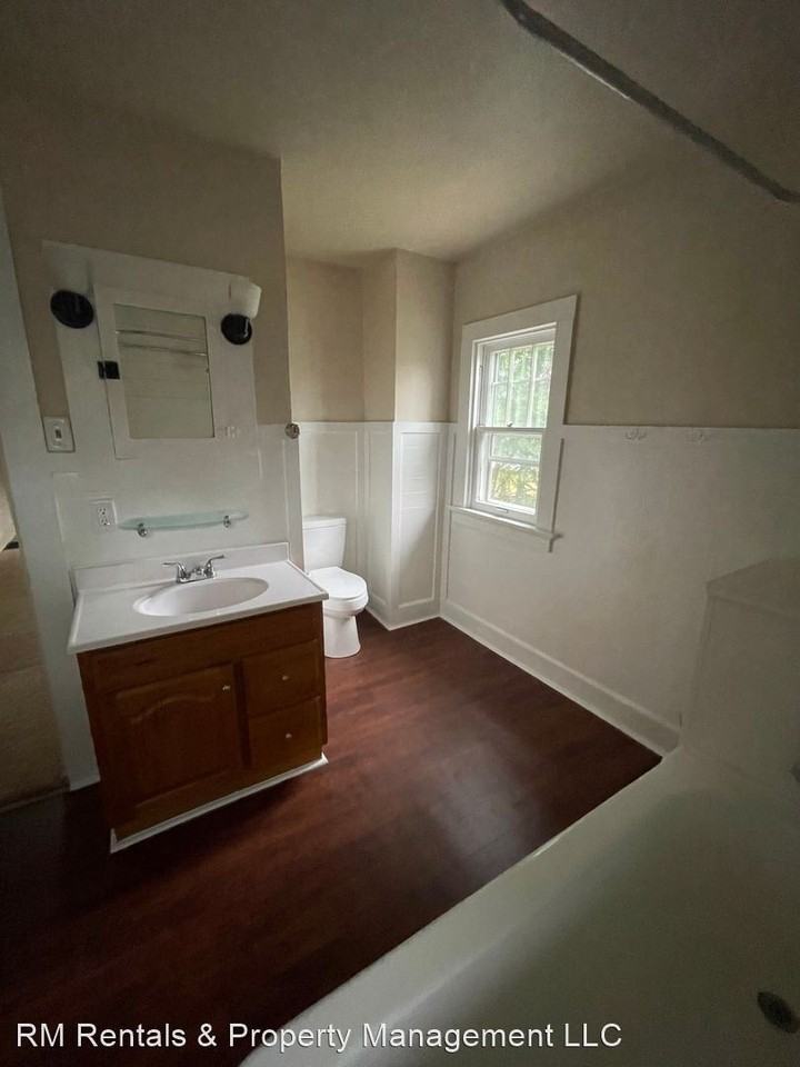1148 W Packard Ave - Photo 2 of 13