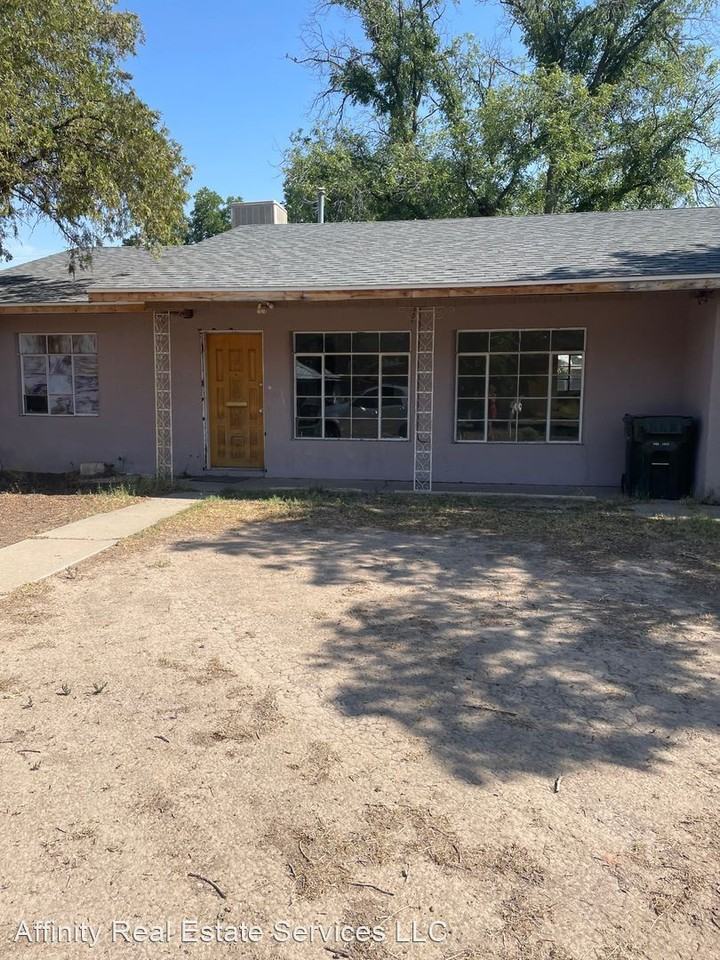 1116 Alvarado St - Photo 2 of 10