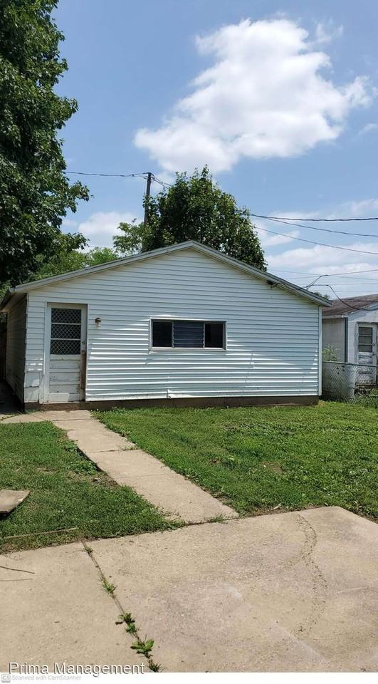 584 Saint Joseph Ave - Photo 2 of 14