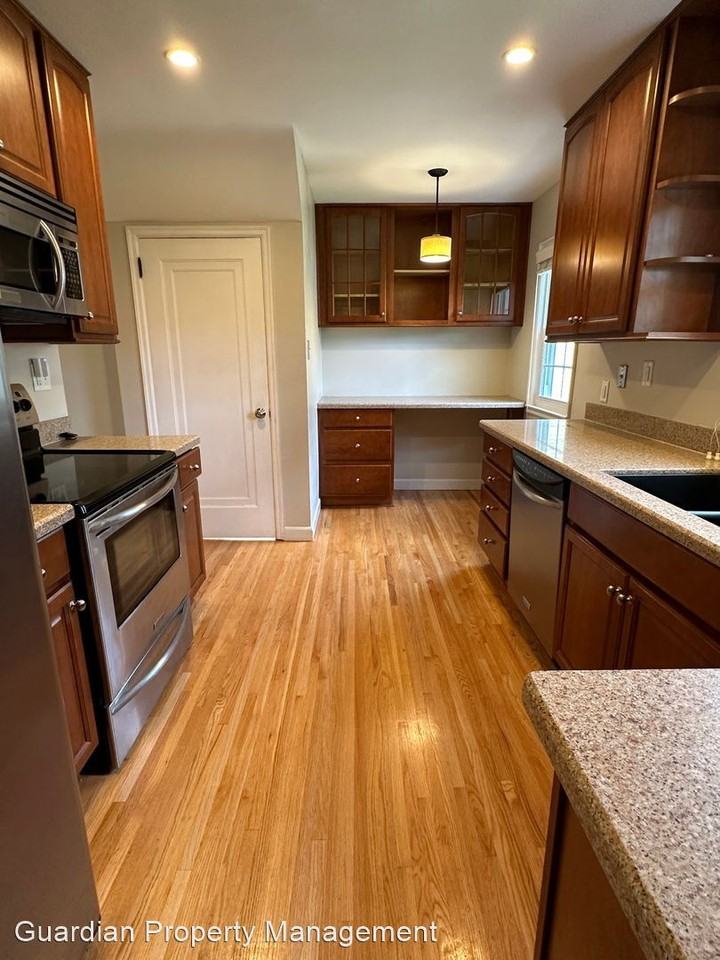 5513 Newton Ave S - Photo 2 of 26