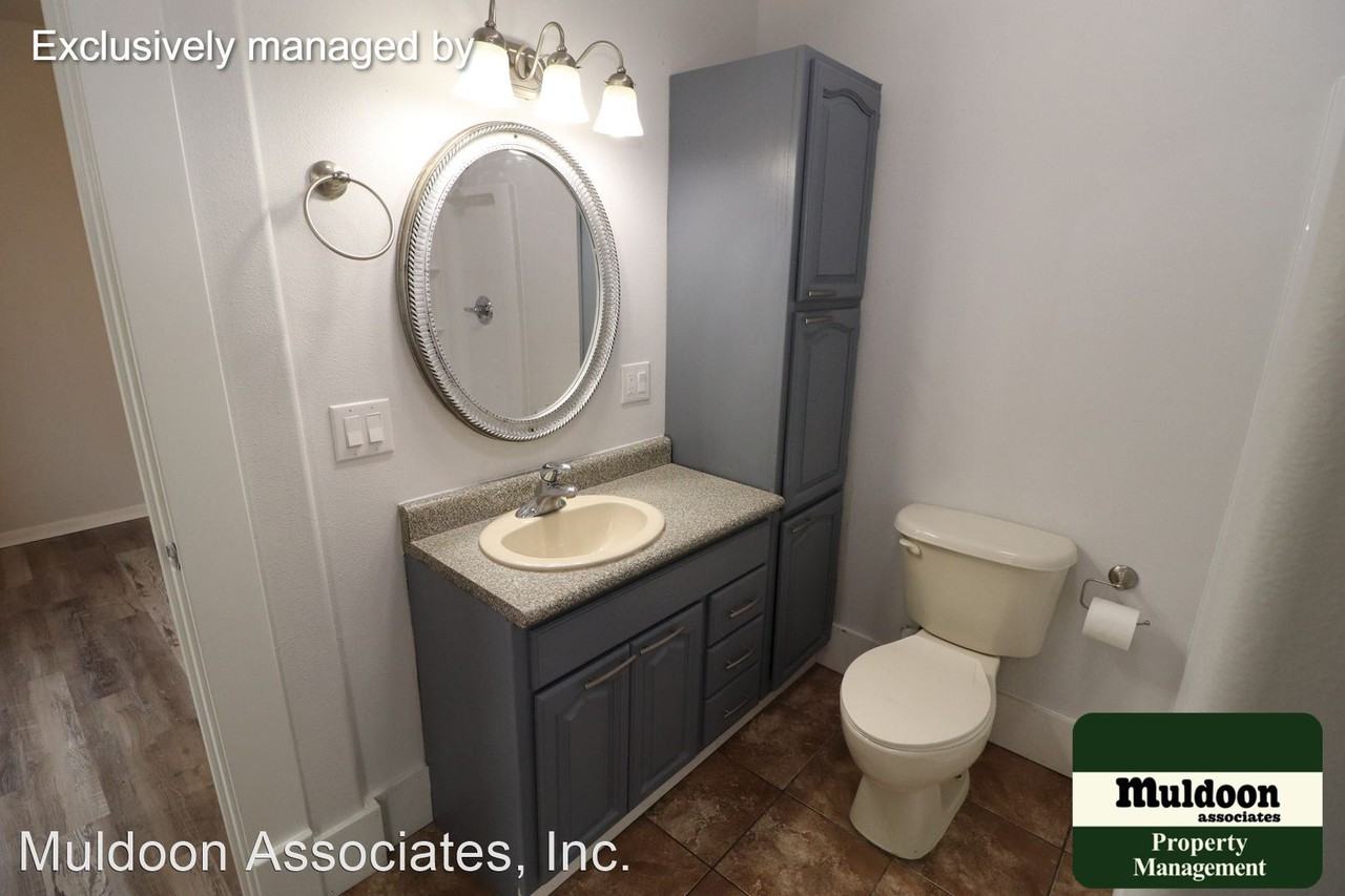 904 E B St - Photo 2 of 8