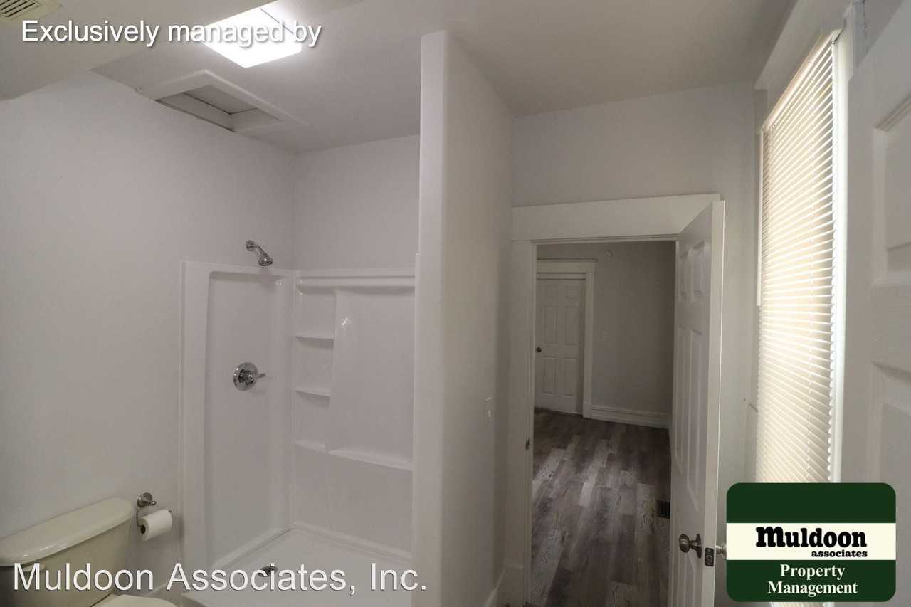 904 E B St - Photo 3 of 8