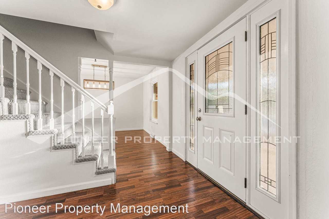 2896 S Paris St - Photo 2 of 23