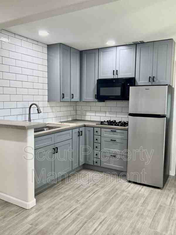 23332 Trillium Dr #B - Photo 2 of 5