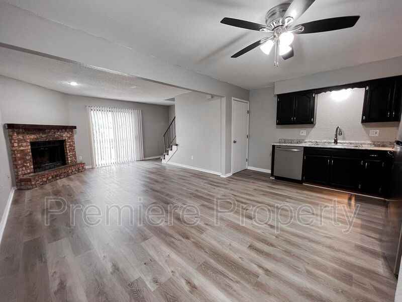 1840 Ne Knollbrook Pl - Photo 2 of 11