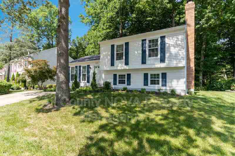 12112 Amblewood Dr - Photo 2 of 31