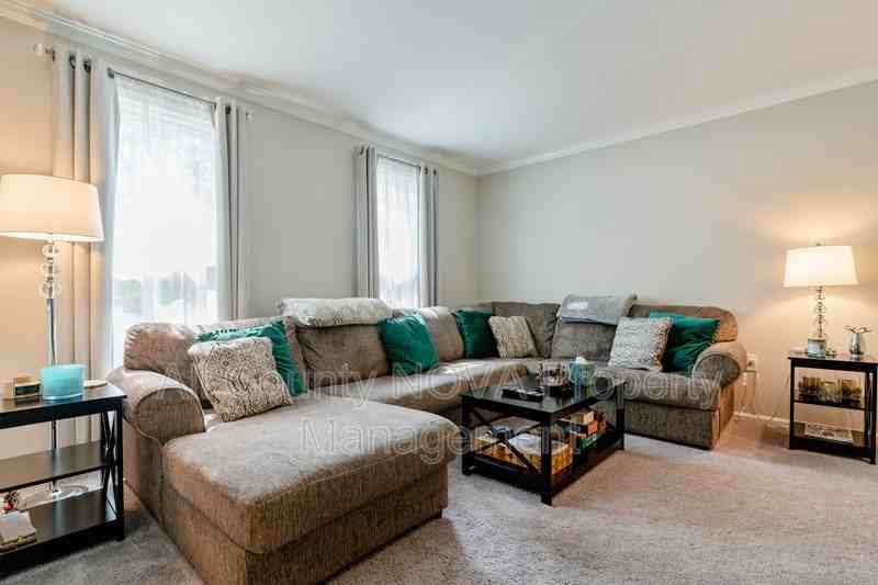 12112 Amblewood Dr - Photo 7 of 31