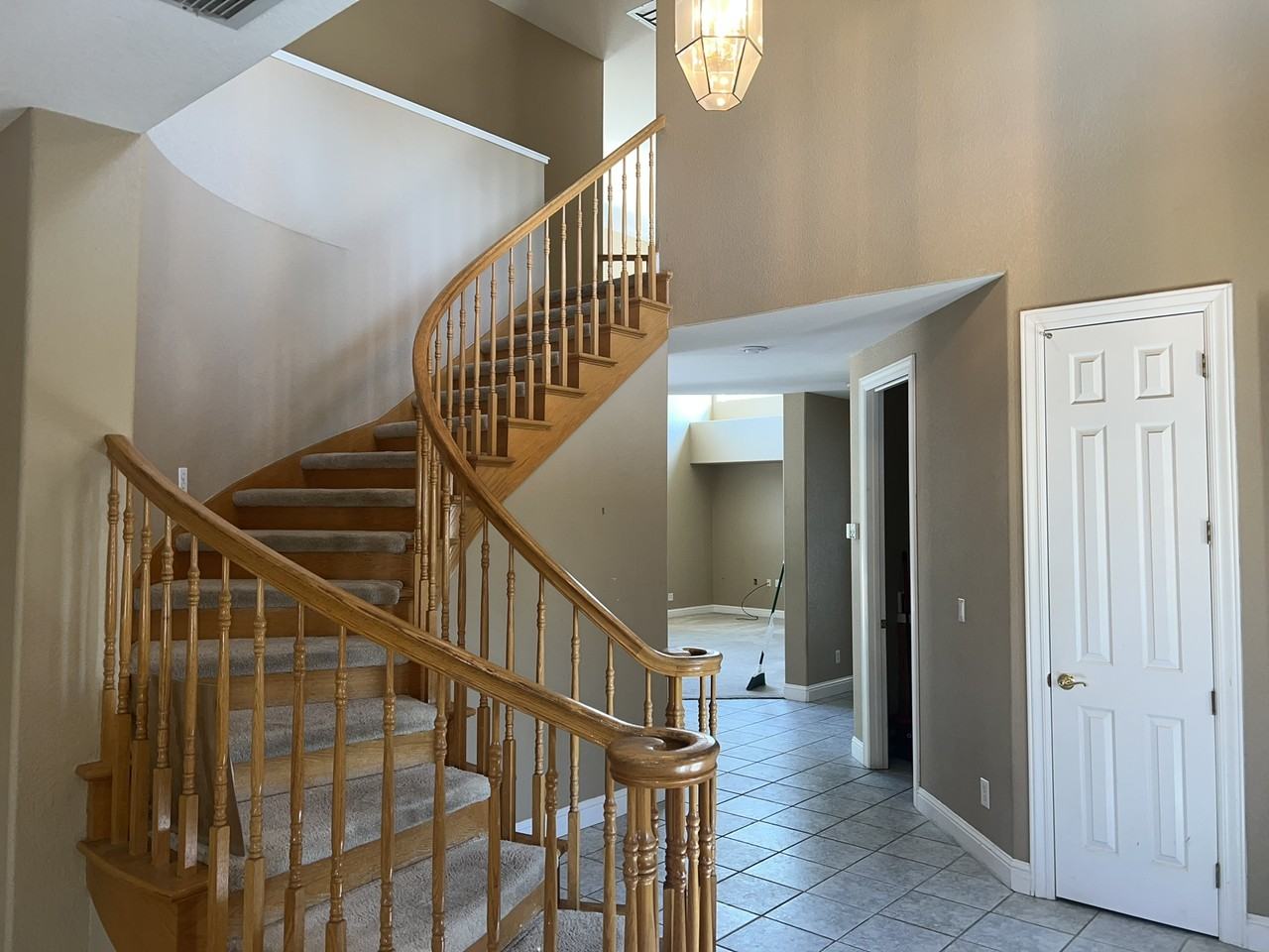 1600 Braddock Way - Photo 3 of 29