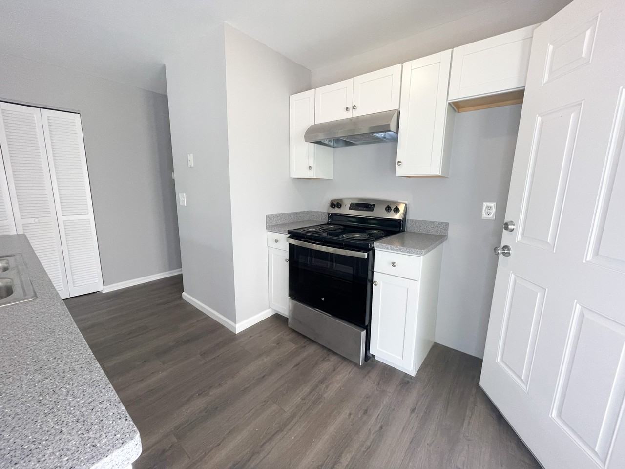 29 Battery Walk Ct - Photo 3 of 26