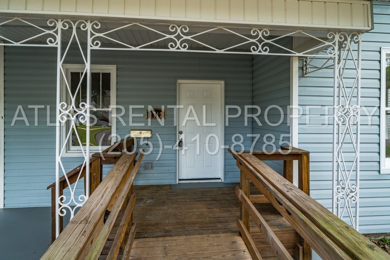 1712 Queen City Ave - Photo 3 of 31