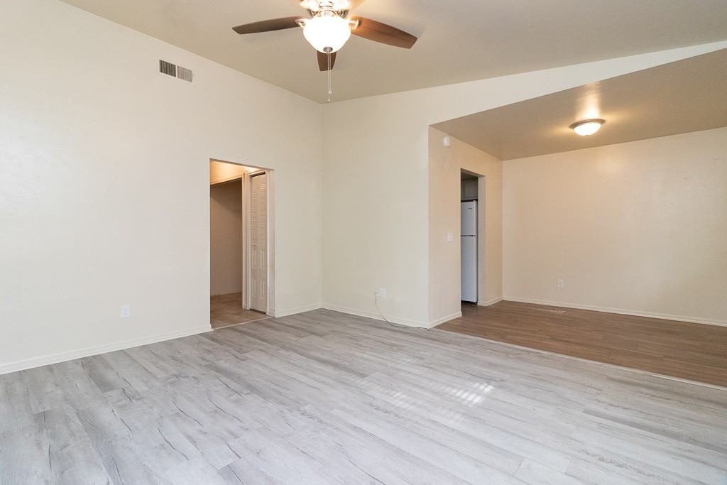 501 Sw 69Th St - Photo 2 of 12