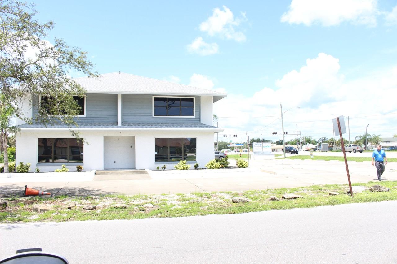 602 W Indian River Blvd - Photo 2 of 12