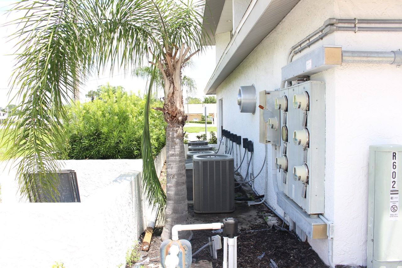 602 W Indian River Blvd - Photo 3 of 12