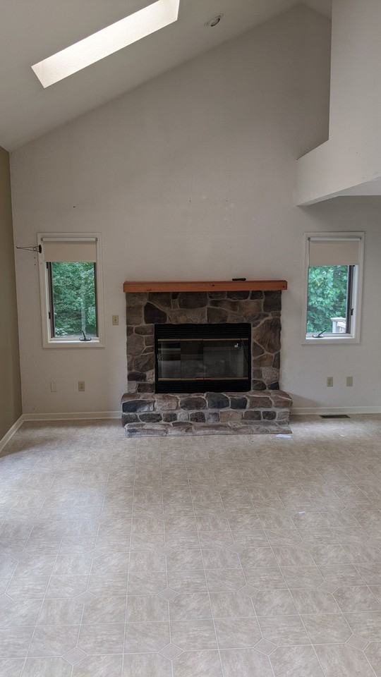 786 Lime Quarry Rd - Photo 2 of 29