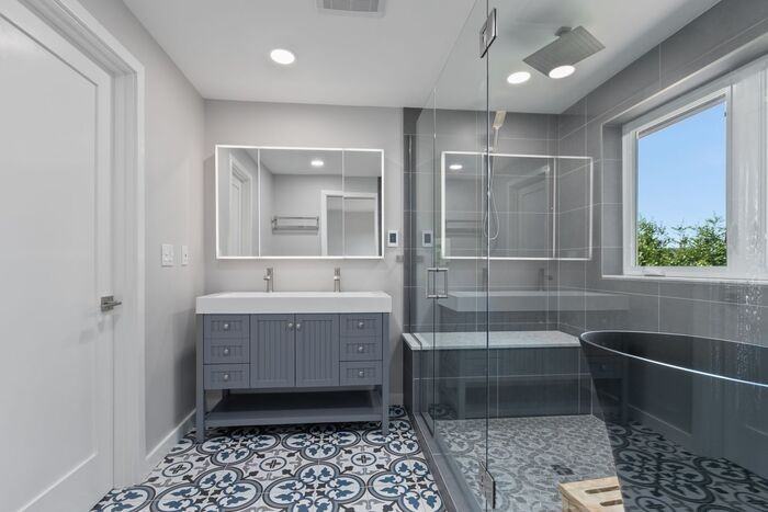 11229 37th Ave Sw - Photo 3 of 50