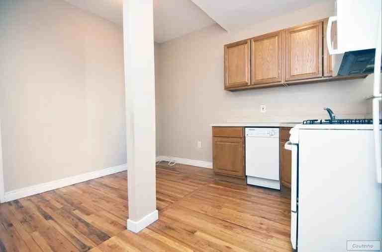 69 W 107th St #3A - Photo 2 of 9