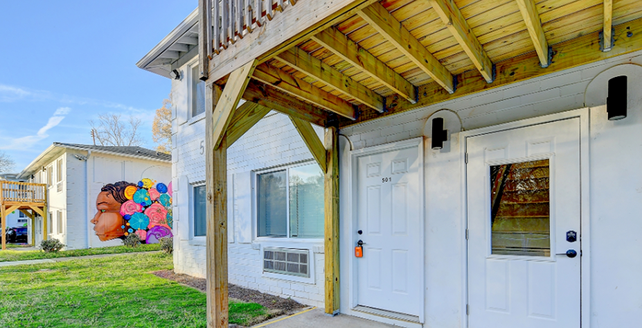 12Hundred Studios - Photo 2 of 13