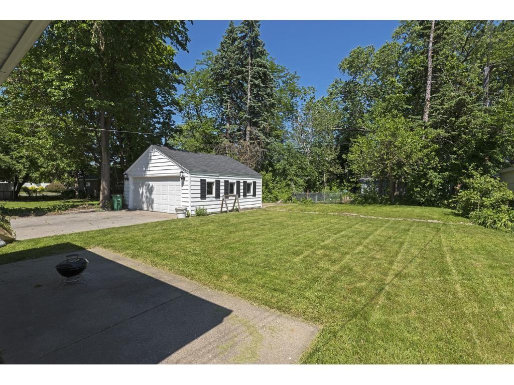 2613 Inglewood Avenue South - Photo 3 of 19