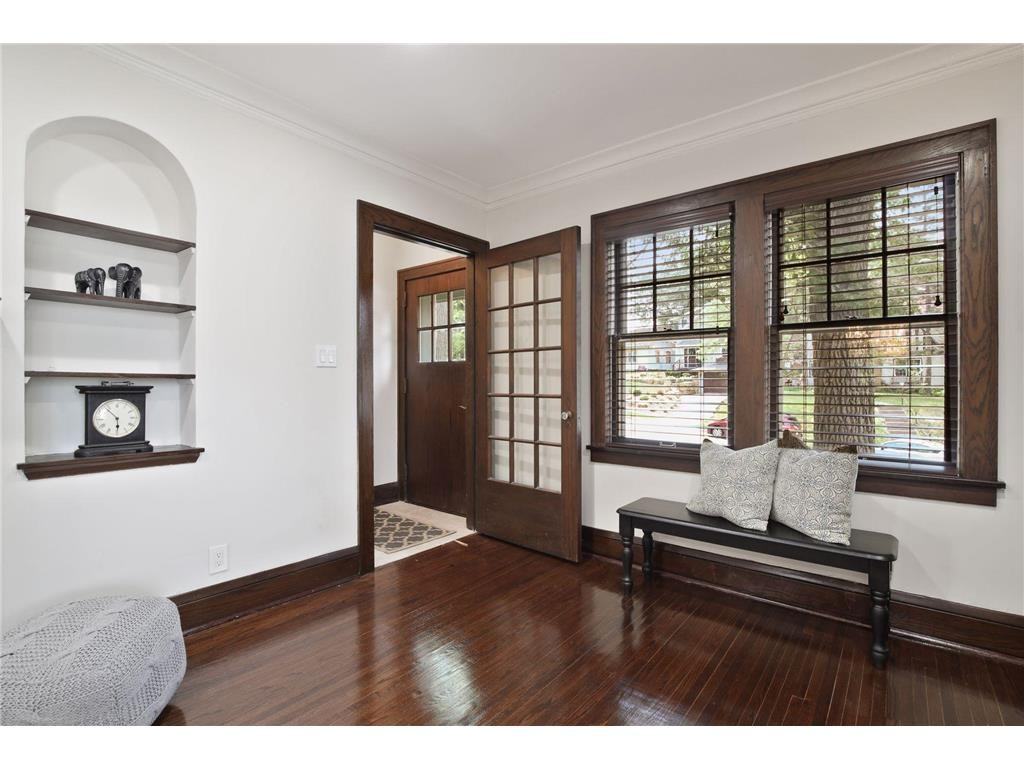 1115 South Washburn Avenue - Photo 3 of 20