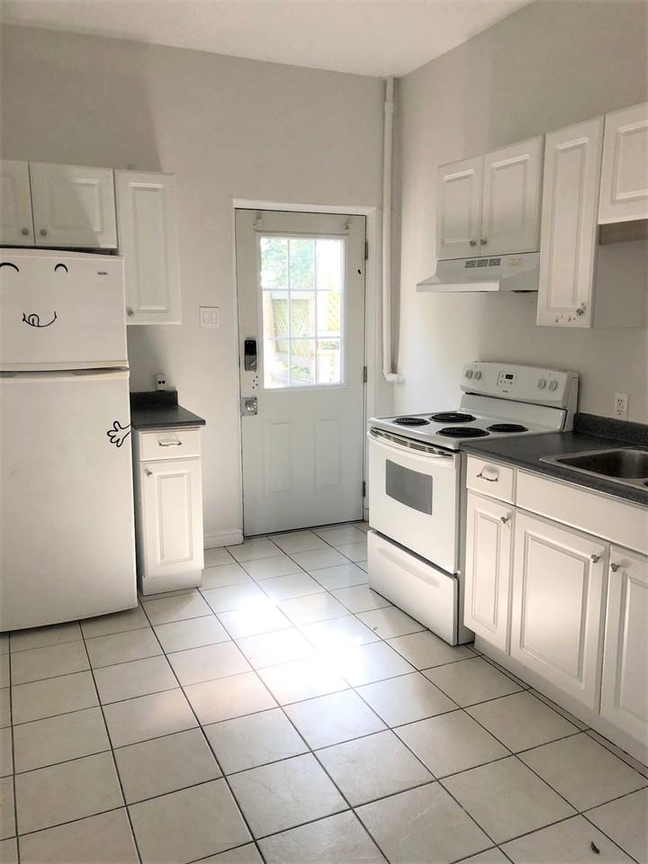 567 Queens Ave - Photo 3 of 26