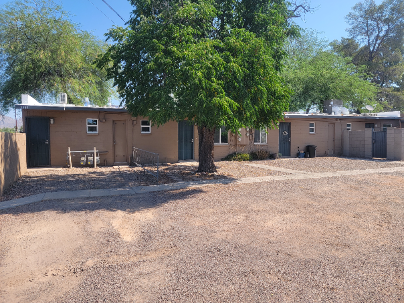 2860 N Alvernon Way - Photo 2 of 18