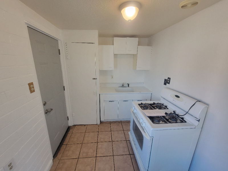 2860 N Alvernon Way - Photo 5 of 18